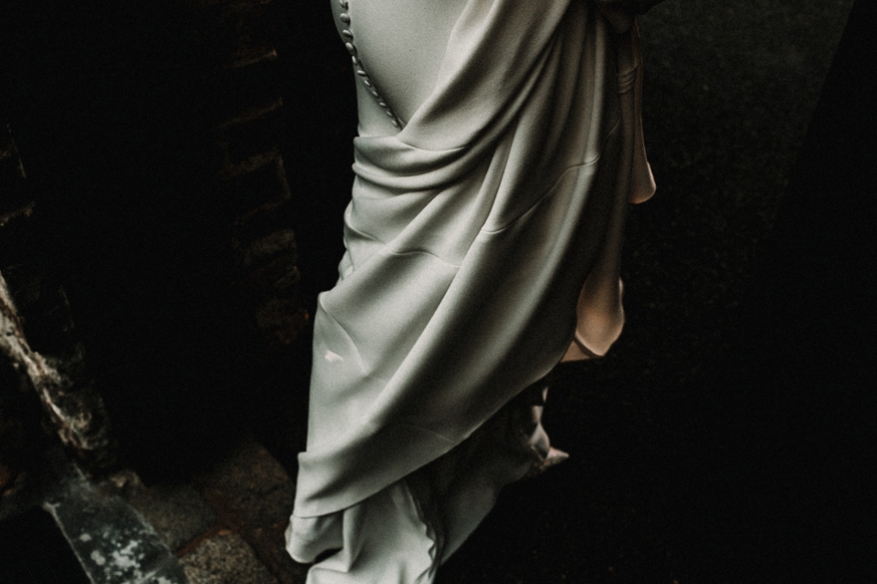 bride walking to the barn for speeches