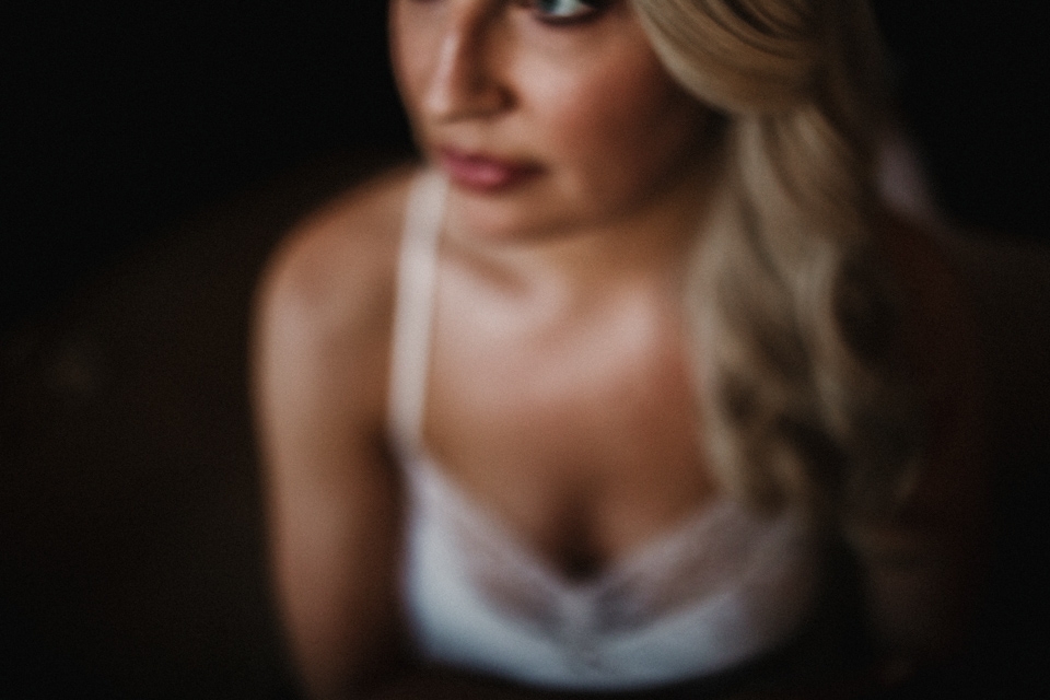 bride having her hair done.