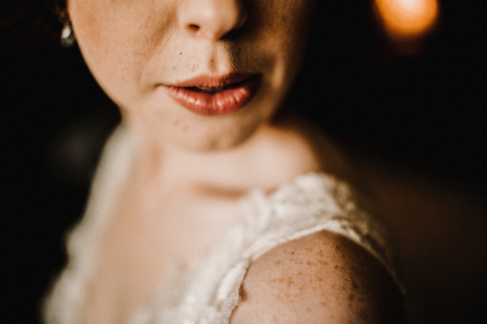 heaver castle close up of bride during bridal prep