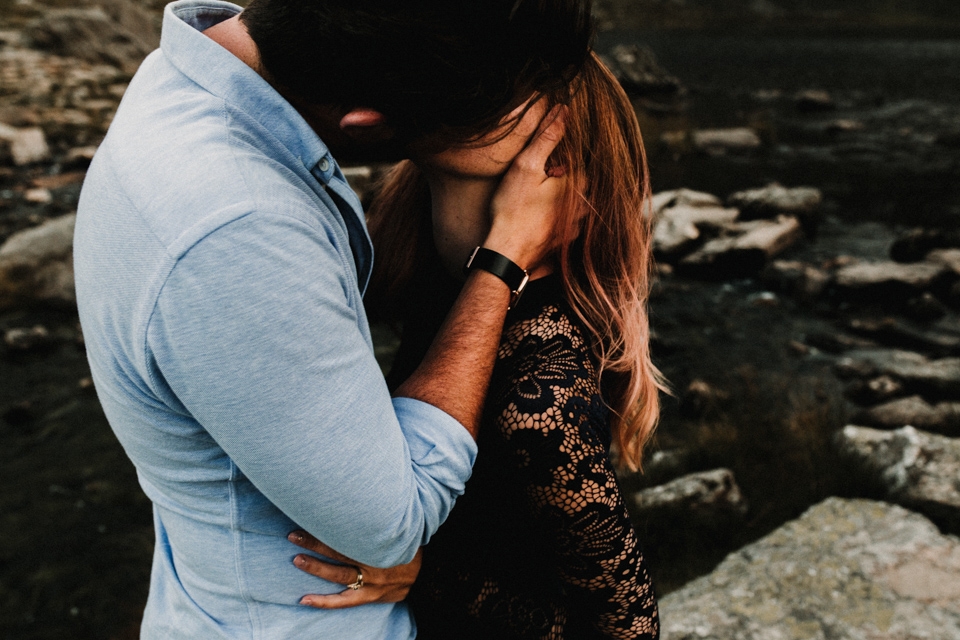 intimate kissing between husband and wife