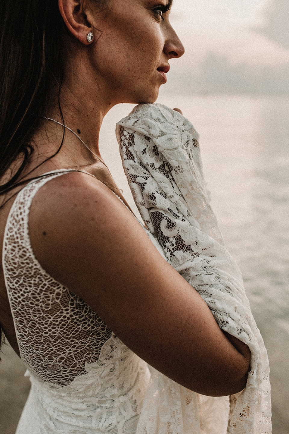 bride wears grace loves lace in thailand