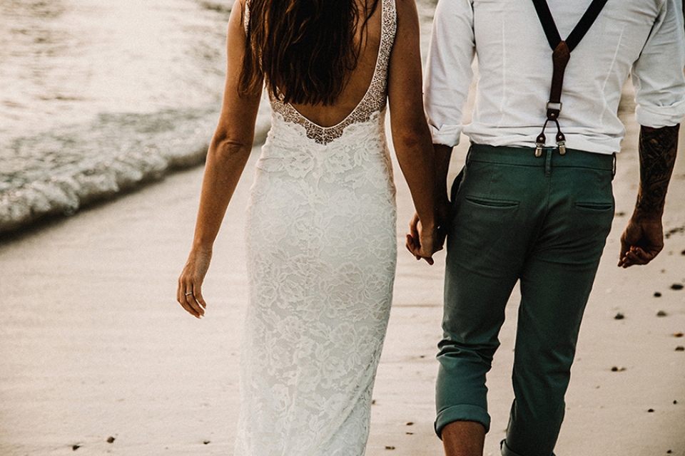 husband and wife portraits on Koh phangan beach 